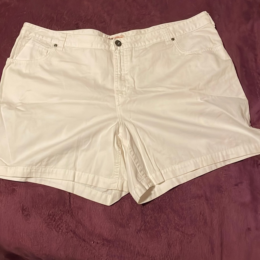 EUC Faded Glory Solid White Shorts, Size 24